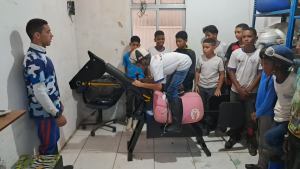 Iguassu. Presente do Haras Rio Iguassu foi apresentado para os futuros jóqueis da Madalena. 